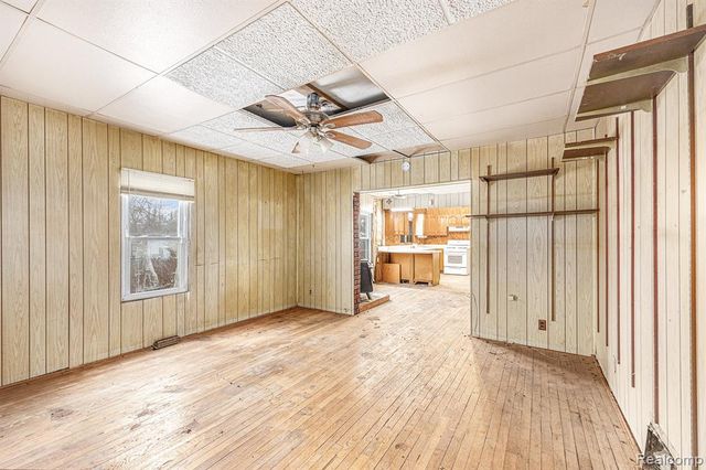 18335 E 11 Mile Road, Roseville, MI 48066