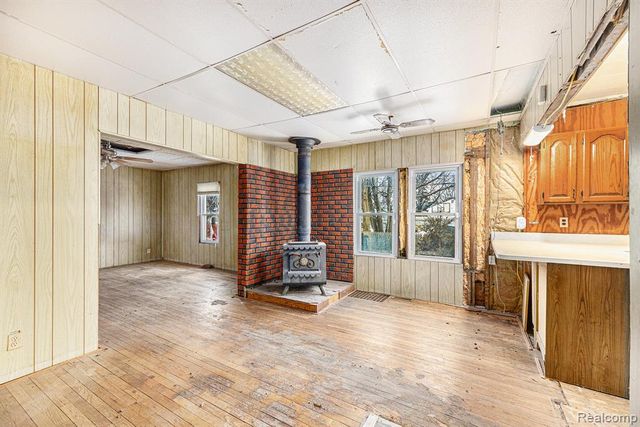 18335 E 11 Mile Road, Roseville, MI 48066