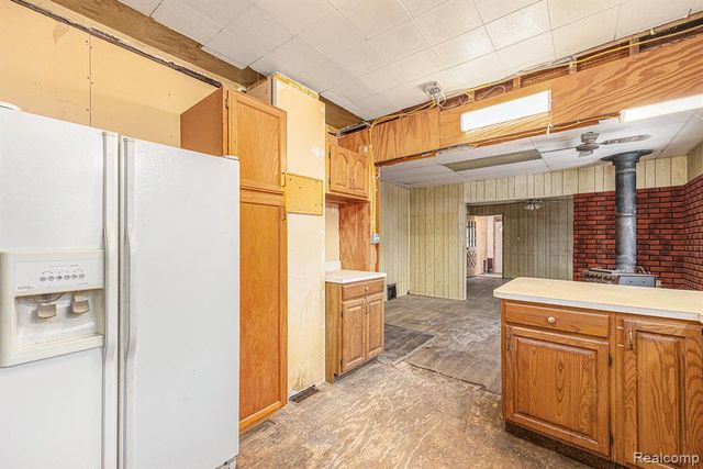 18335 E 11 Mile Road, Roseville, MI 48066