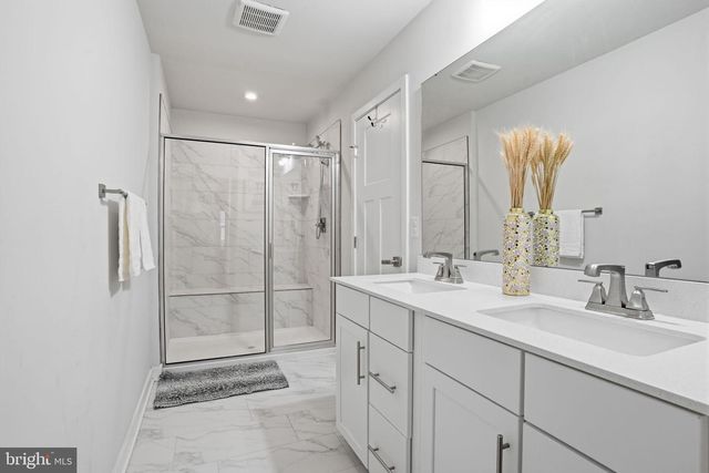 19 PRATT LN, Lawrence Twp, NJ 08648