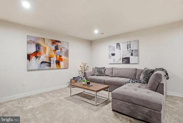 19 PRATT LN, Lawrence Twp, NJ 08648