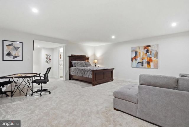 19 PRATT LN, Lawrence Twp, NJ 08648