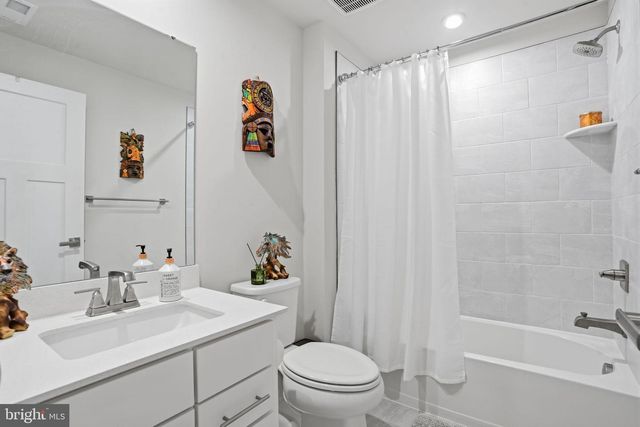 19 PRATT LN, Lawrence Twp, NJ 08648