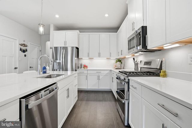 19 PRATT LN, Lawrence Twp, NJ 08648