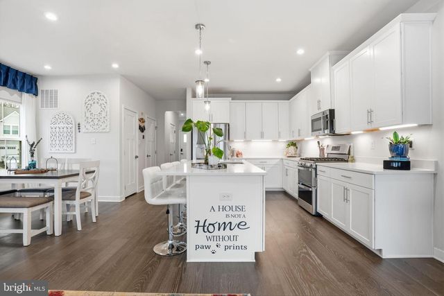 19 PRATT LN, Lawrence Twp, NJ 08648