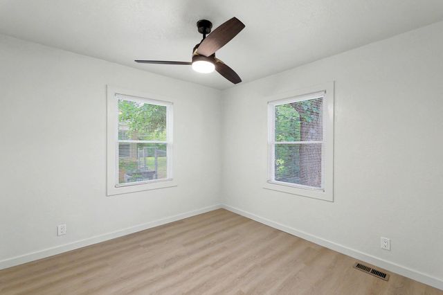 1937 N Piatt Ave, Wichita, KS 67214
