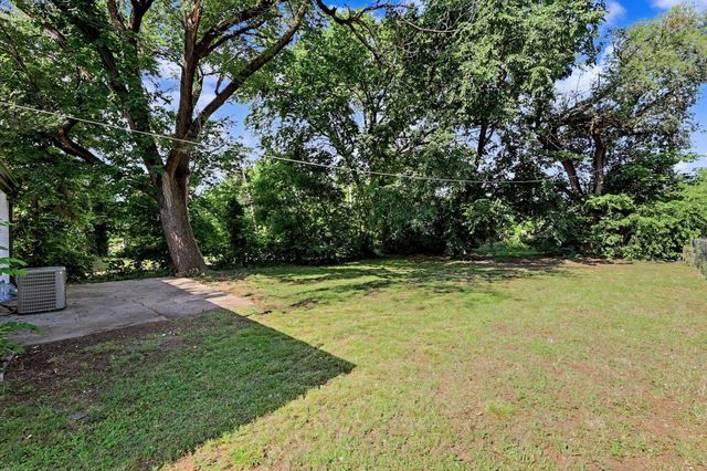 1937 N Piatt Ave, Wichita, KS 67214