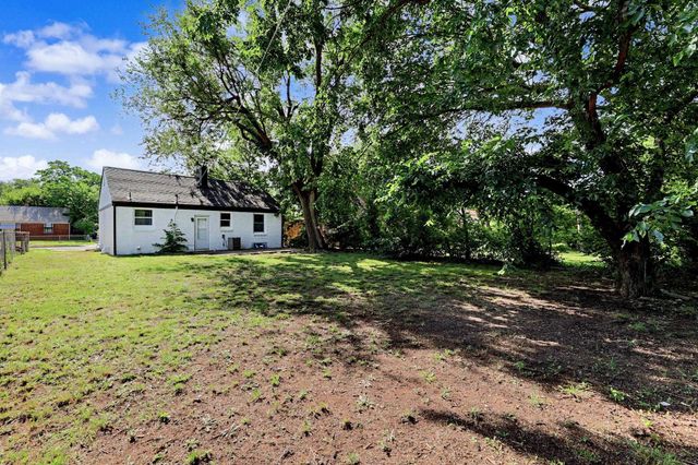 1937 N Piatt Ave, Wichita, KS 67214