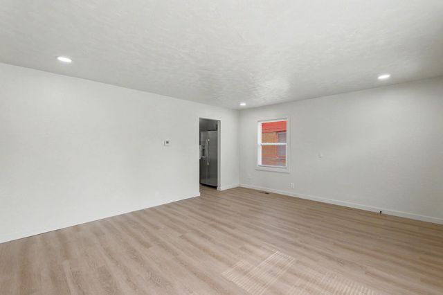 1937 N Piatt Ave, Wichita, KS 67214