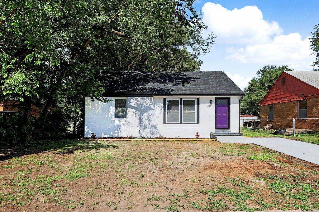 1937 N Piatt Ave, Wichita, KS 67214