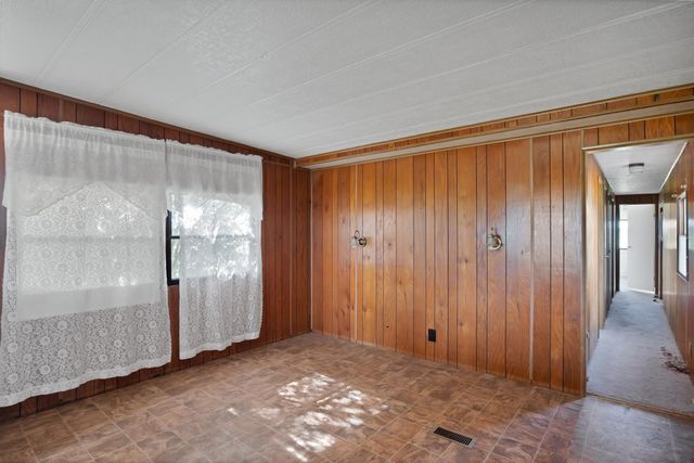 201 Fox Run Road, Cleburne, TX 76033