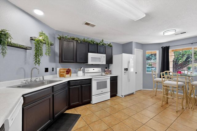 505 Medina Meadows Drive NE, Rio Rancho, NM 87144
