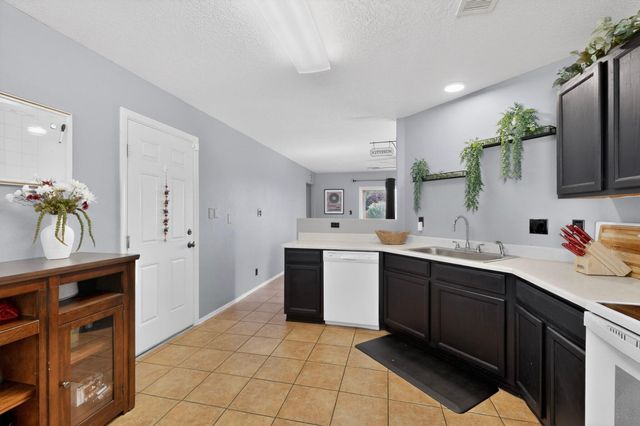 505 Medina Meadows Drive NE, Rio Rancho, NM 87144