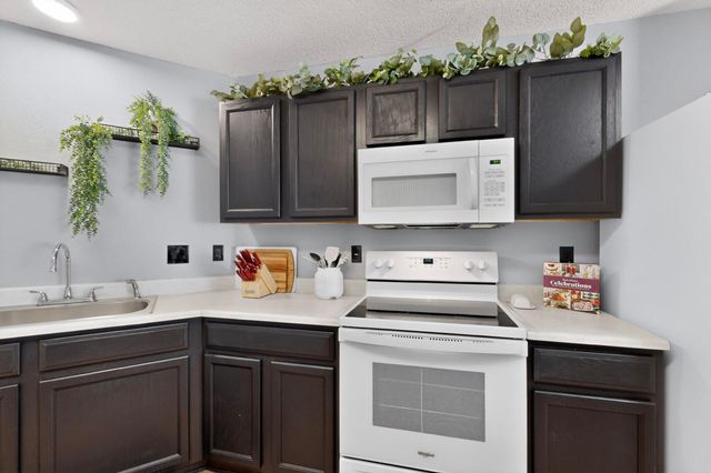 505 Medina Meadows Drive NE, Rio Rancho, NM 87144
