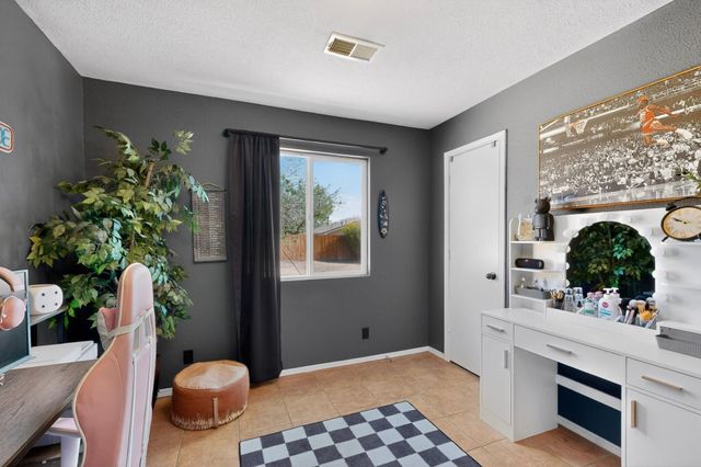 505 Medina Meadows Drive NE, Rio Rancho, NM 87144