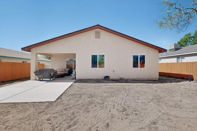 505 Medina Meadows Drive NE, Rio Rancho, NM 87144