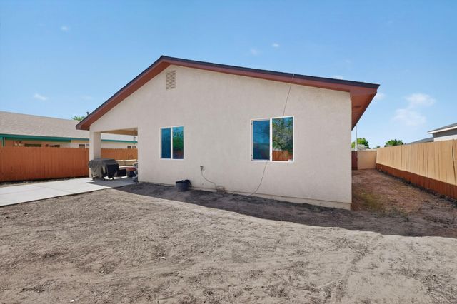 505 Medina Meadows Drive NE, Rio Rancho, NM 87144