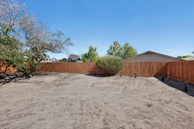505 Medina Meadows Drive NE, Rio Rancho, NM 87144