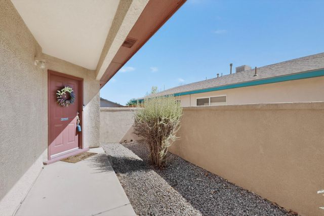 505 Medina Meadows Drive NE, Rio Rancho, NM 87144