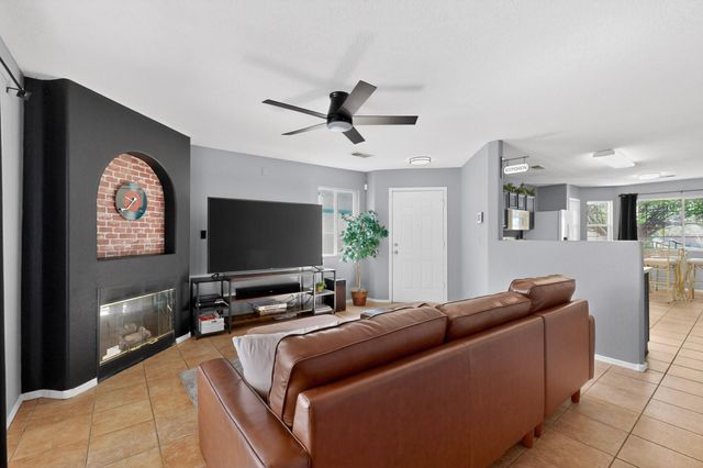 505 Medina Meadows Drive NE, Rio Rancho, NM 87144