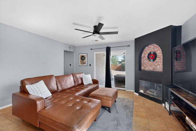 505 Medina Meadows Drive NE, Rio Rancho, NM 87144