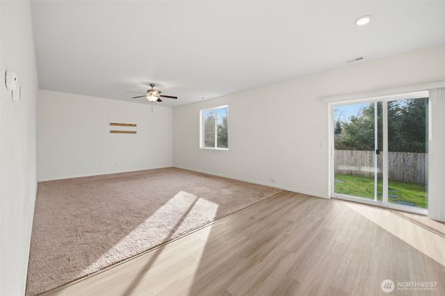 11948 64th Street E, Puyallup, WA 98372