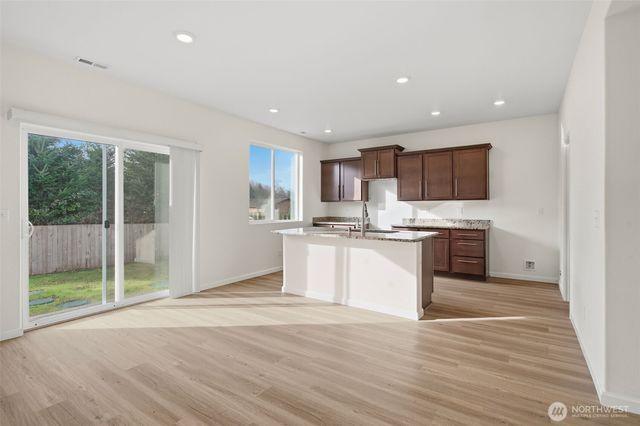 11948 64th Street E, Puyallup, WA 98372