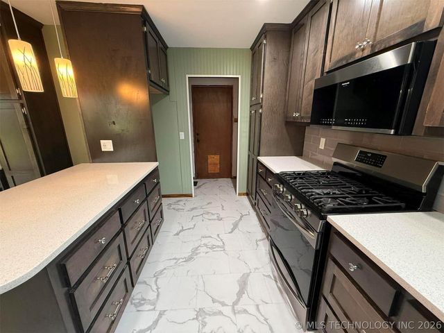 25000 Whipperwill Lane, Broken Arrow, OK 74014