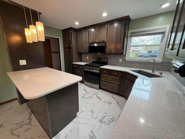 25000 Whipperwill Lane, Broken Arrow, OK 74014