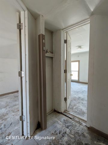 1310 S Hamilton St Street, Saginaw, MI 48602