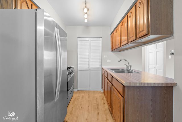 7750 159th Place 7750, Tinley Park, IL 60477