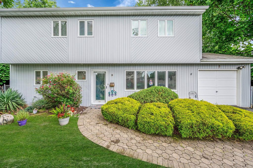 3 Clarissa Lane, Commack, NY 11725