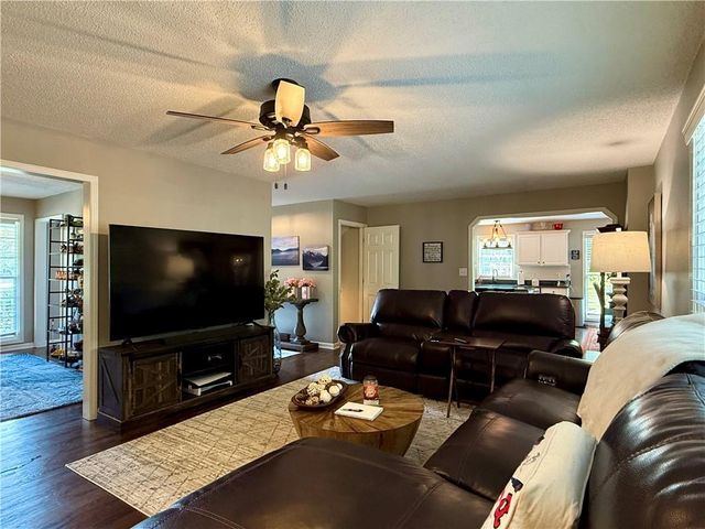 89 Bartlett Way, Dallas, GA 30157