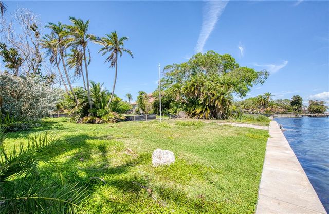 5926 BAHAMA SHORES DRIVE S, St Petersburg, FL 33705