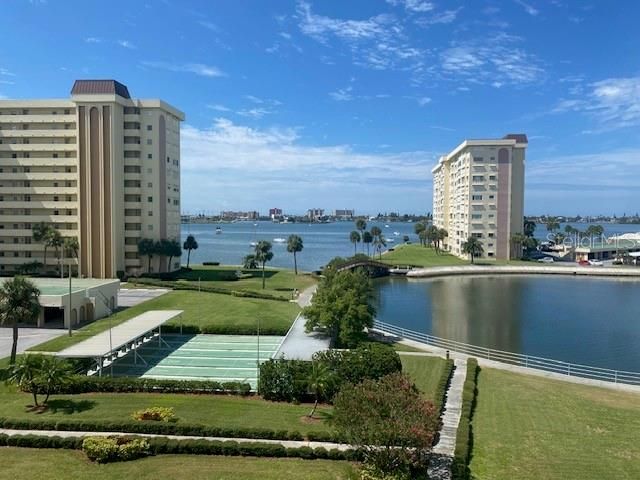 4575 COVE CIR 505, St Petersburg, FL 33708
