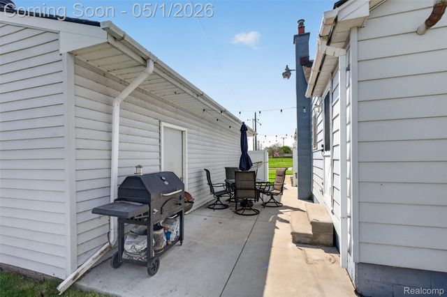 677 Lindbergh Street, Wyandotte, MI 48192