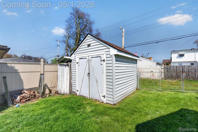 677 Lindbergh Street, Wyandotte, MI 48192