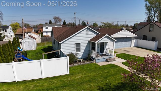 677 Lindbergh Street, Wyandotte, MI 48192