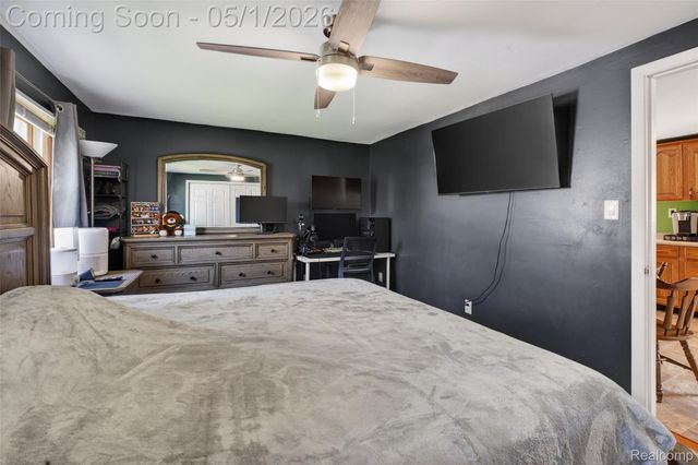677 Lindbergh Street, Wyandotte, MI 48192