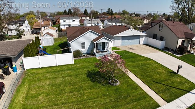677 Lindbergh Street, Wyandotte, MI 48192
