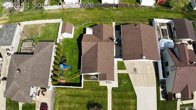677 Lindbergh Street, Wyandotte, MI 48192