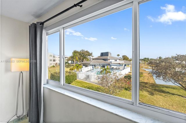 2223 Park Ln 210, Hollywood, FL 33021