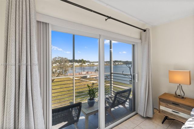 2223 Park Ln 210, Hollywood, FL 33021