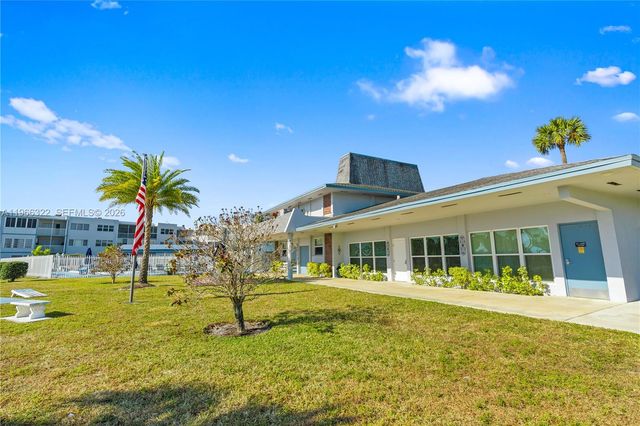 2223 Park Ln 210, Hollywood, FL 33021