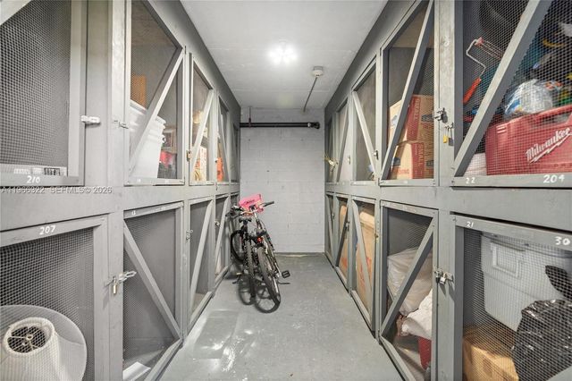 2223 Park Ln 210, Hollywood, FL 33021