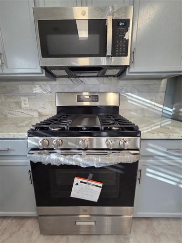 9526 Heflin Colony Drive, Sugar Land, TX 77498