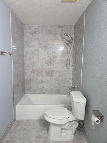9526 Heflin Colony Drive, Sugar Land, TX 77498