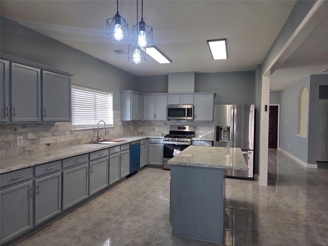 9526 Heflin Colony Drive, Sugar Land, TX 77498