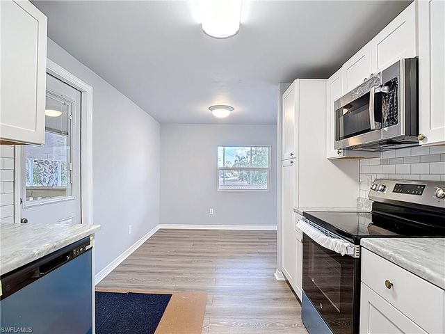 2425 Case LN, North Fort Myers, FL 33917