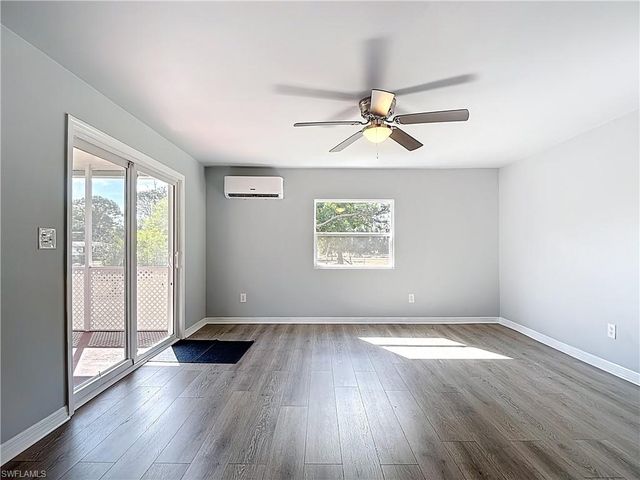 2425 Case LN, North Fort Myers, FL 33917